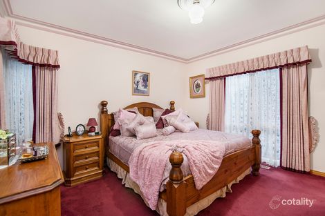 Property photo of 32 Inglis Road Berwick VIC 3806