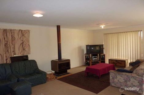 Property photo of 27 Abrolhos Loop Beckenham WA 6107