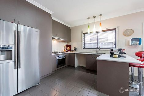 Property photo of 12 Kahan Close Caroline Springs VIC 3023