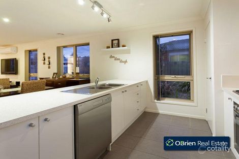 Property photo of 5 Cindy Court Berwick VIC 3806