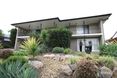 Property photo of 28 Cresthaven Drive Mansfield QLD 4122