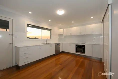 Property photo of 28 Cresthaven Drive Mansfield QLD 4122