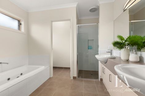 Property photo of 10 Esperence Crescent Highton VIC 3216