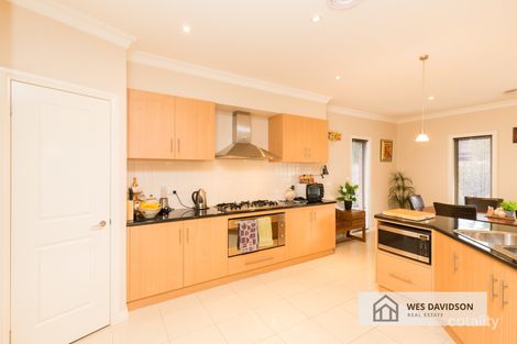 Property photo of 14 Bodey Court Horsham VIC 3400