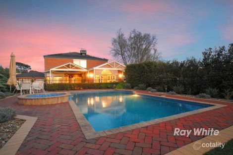 Property photo of 2 Meadowbank Close Lysterfield South VIC 3156