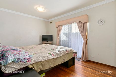 Property photo of 11 Reaburn Avenue St Albans VIC 3021