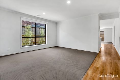 Property photo of 10 Barkers Crescent Mickleham VIC 3064