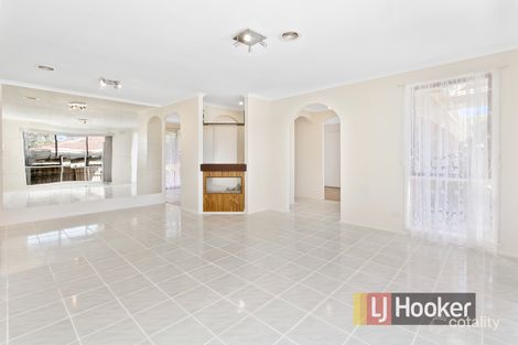 Property photo of 3 Avoca Close Hampton Park VIC 3976