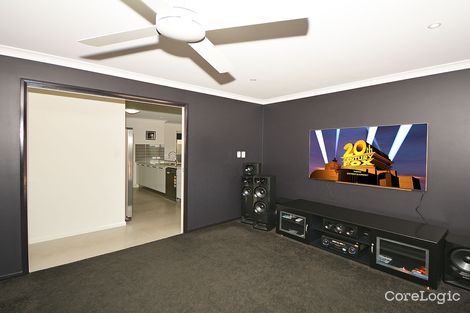 Property photo of 32 Ronaldo Way Urangan QLD 4655