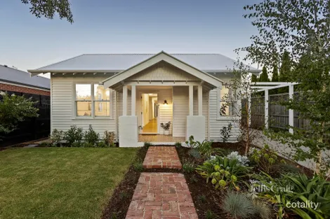 Property photo of 42 Bowen Street Hughesdale VIC 3166