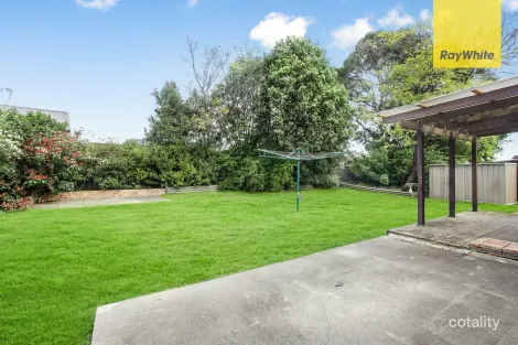 Property photo of 10 Solander Drive St Clair NSW 2759