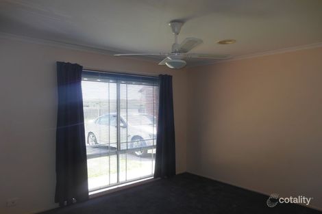 Property photo of 40 Bellarine Drive Cranbourne VIC 3977