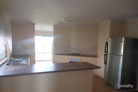 Property photo of 40 Bellarine Drive Cranbourne VIC 3977