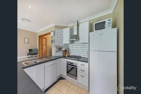 Property photo of 4 Spinosa Place Glenmore Park NSW 2745