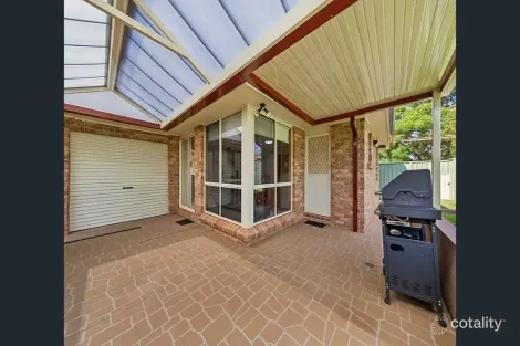 Property photo of 4 Spinosa Place Glenmore Park NSW 2745