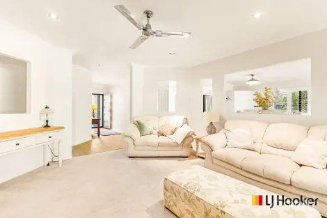 Property photo of 9 Harrison Circuit Urangan QLD 4655