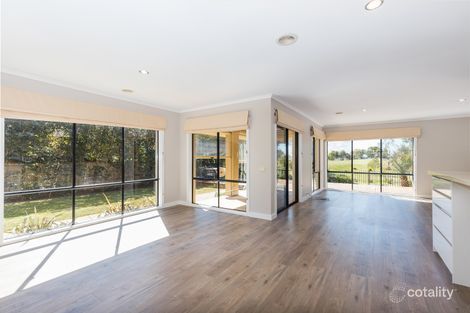 Property photo of 17 Feathery Grove Sandhurst VIC 3977