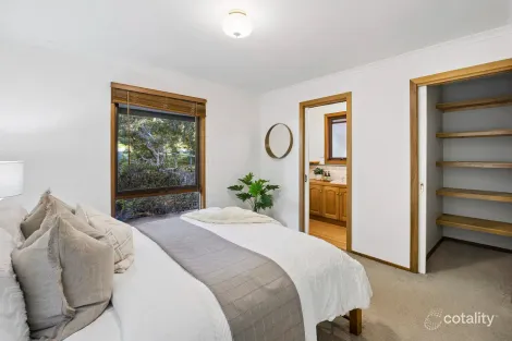 Property photo of 28 Park Avenue Camperdown VIC 3260