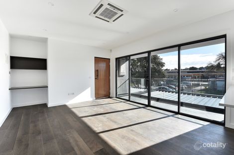 Property photo of 11 Parkstone Avenue Pascoe Vale South VIC 3044