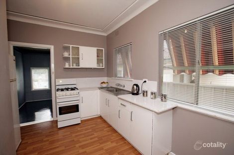 Property photo of 2 Marama Parade Mount Austin NSW 2650