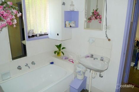 Property photo of 20 Goolagar Crescent Springdale Heights NSW 2641
