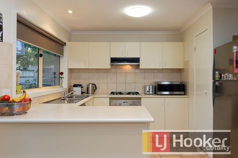Property photo of 28 Jerilderie Drive Berwick VIC 3806