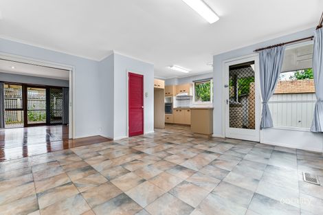 Property photo of 5 Leewarra Drive Glen Waverley VIC 3150