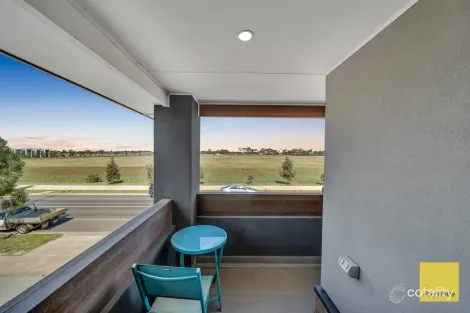 Property photo of 10 Halcyon Road Deanside VIC 3336