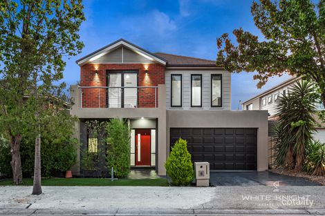 8 Oldis Cl, Caroline Springs, VIC 3023