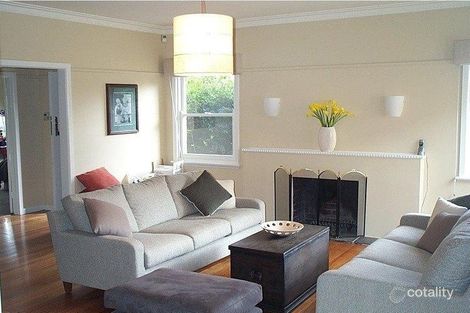 Property photo of 2 Sara Avenue Brighton East VIC 3187