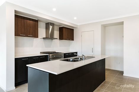 Property photo of 10 Whalers Street Point Cook VIC 3030