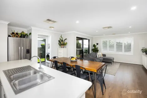 Property photo of 6 Darcy Drive Boorooma NSW 2650