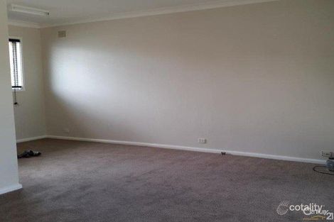 Property photo of 18 Flinders Road Georges Hall NSW 2198