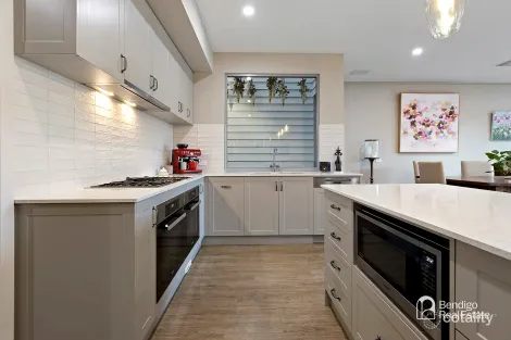 Property photo of 18 Carnegie Way Bendigo VIC 3550