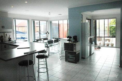 Property photo of 16 Deakin Court Berwick VIC 3806