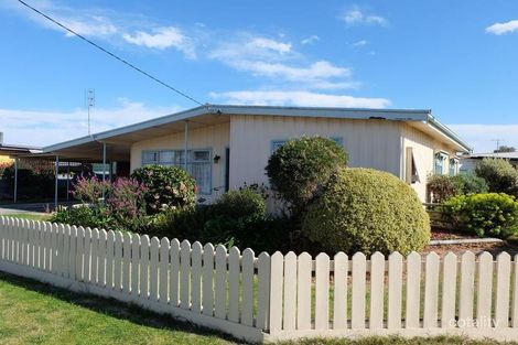 9 Kings Rd, Paynesville, VIC 3880