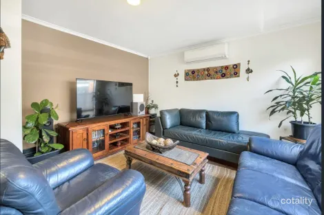 Property photo of 10 George Greeves Place Hoppers Crossing VIC 3029