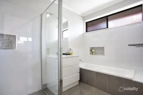 Property photo of 4/115 Warrigal Road Hughesdale VIC 3166