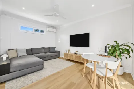 Property photo of 13A Queens Avenue Avalon Beach NSW 2107