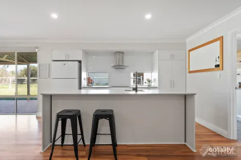Property photo of 24 Frayne Place Wandi WA 6167