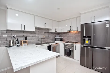 Property photo of 3/4 Balmoral Close Hillside VIC 3037
