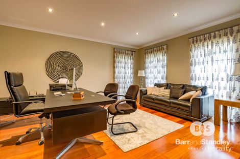 Property photo of 43 Millbridge Boulevard Millbridge WA 6232