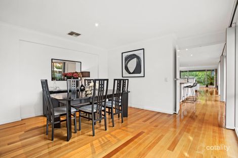 Property photo of 10 Higgins Close Dingley Village VIC 3172