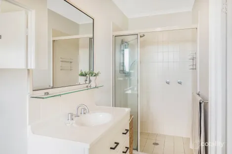 Property photo of 2/22 Berrambool Drive Berrambool NSW 2548