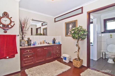 Property photo of 8 Admirala Avenue Dandenong North VIC 3175