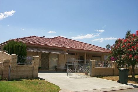 18 Briggs Ct, Beaconsfield, WA 6162