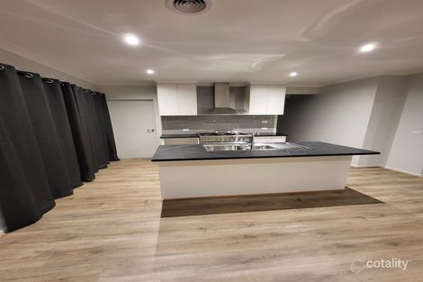 Property photo of 10 Creekwood Way Cobblebank VIC 3338