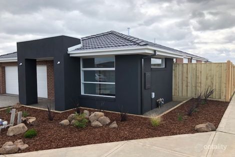 Property photo of 2 Sturt Way Mickleham VIC 3064