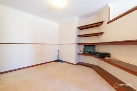 Property photo of 5 Stern Close Waikiki WA 6169