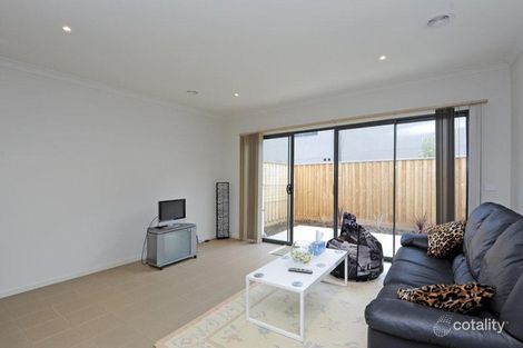Property photo of 8 Pin Oak Mews Epping VIC 3076